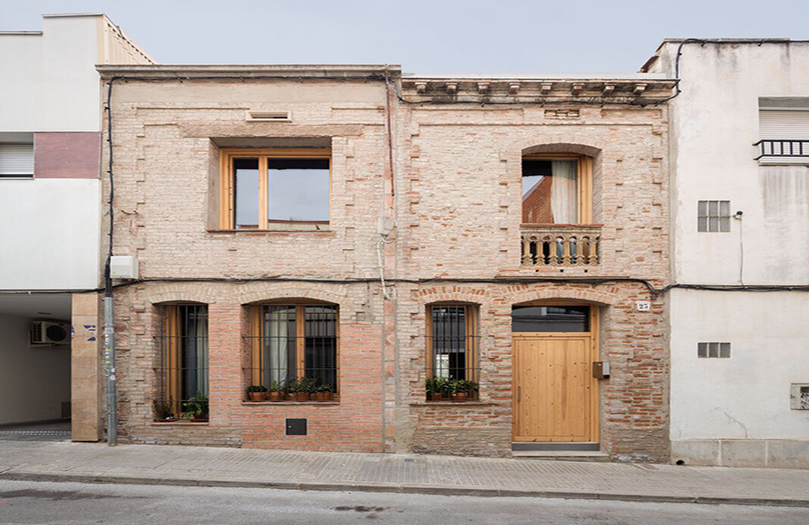 Unifying Urban Heritage: Renovation of Terrassa Houses